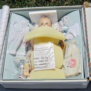 NIB Danbury Mint Betsy Wetsy porcelain doll